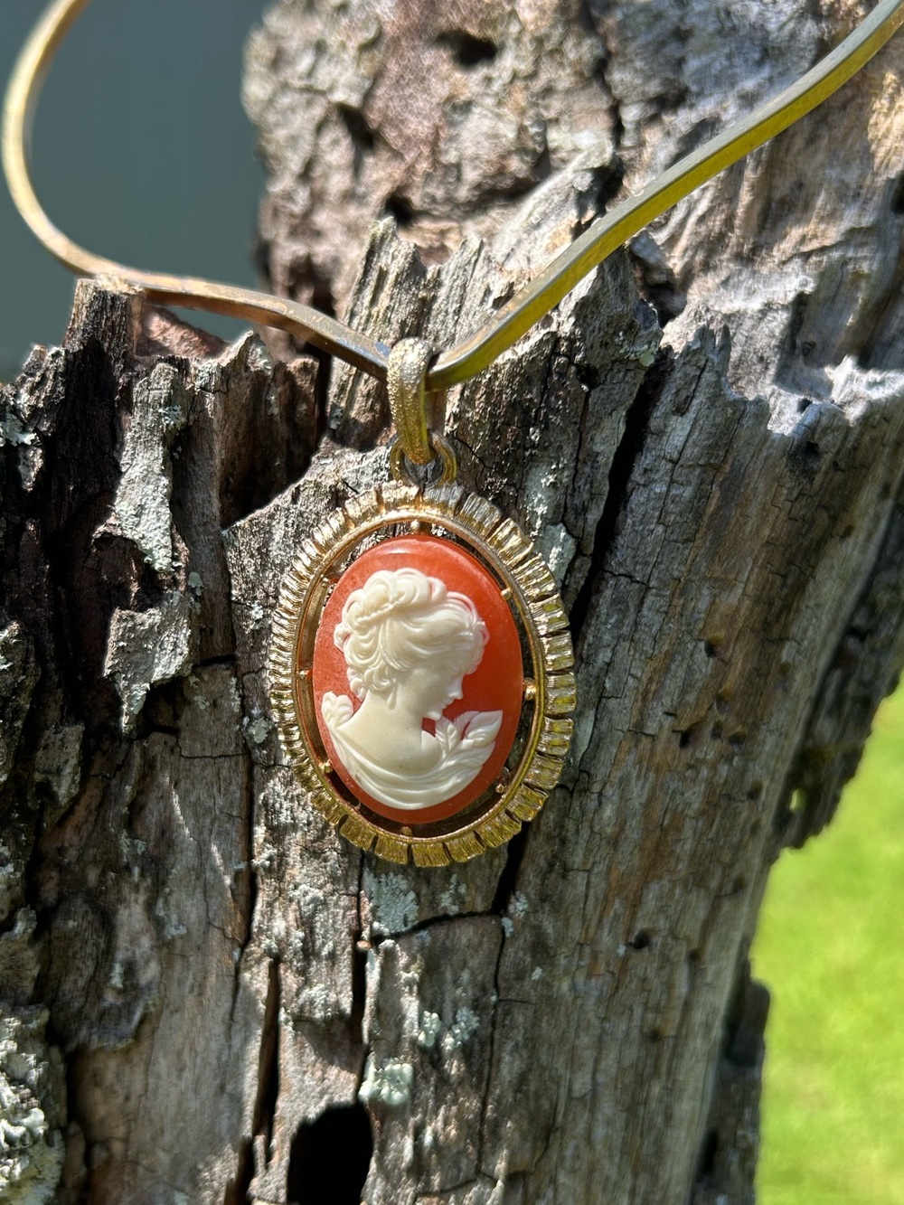 Vintage Avon Cameo Torque Collar Necklace